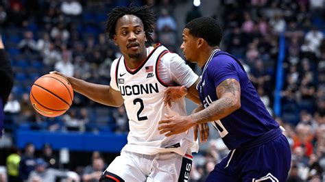 Newton leads five players in double figures in No. 6 UConn’s 107-67 rout of Stonehill College